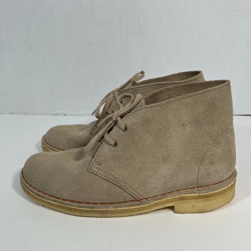 Clarks Wmns Sz 7.5 Sand Suede Desert Boots Classic Lace-up Chukka Boots Gumsole